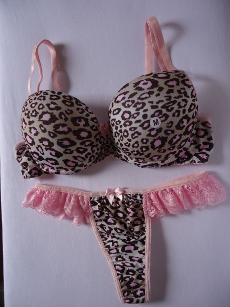 Conjunto onça com renda