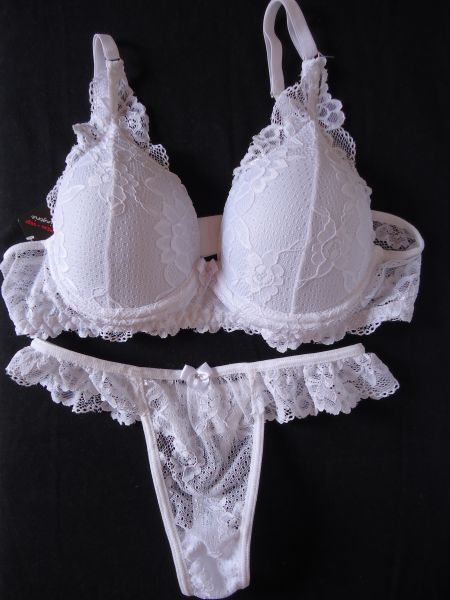 Conjunto todo em renda